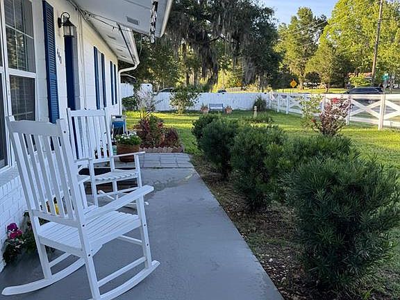 3rd image of 440 SW 264th St