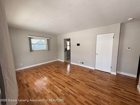 3rd image of 3533 Glenwood Ave