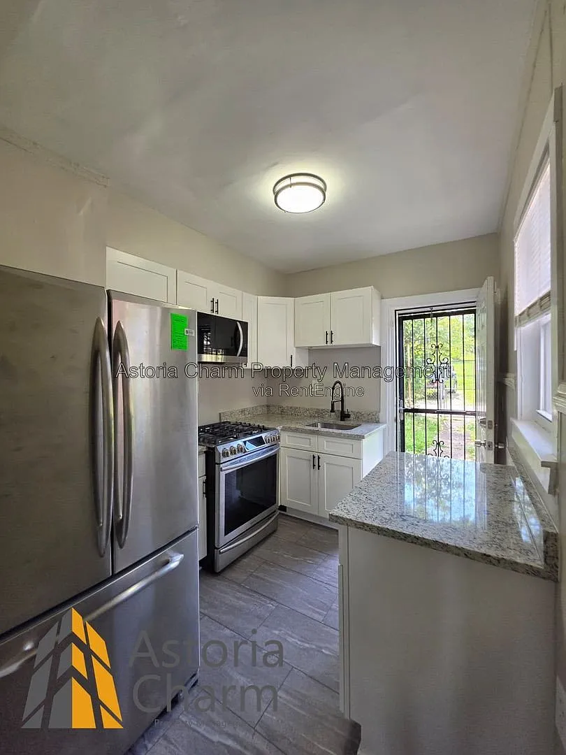 2 bed, 1.0 bath, 920 sqft, $1,375 — Photo 3