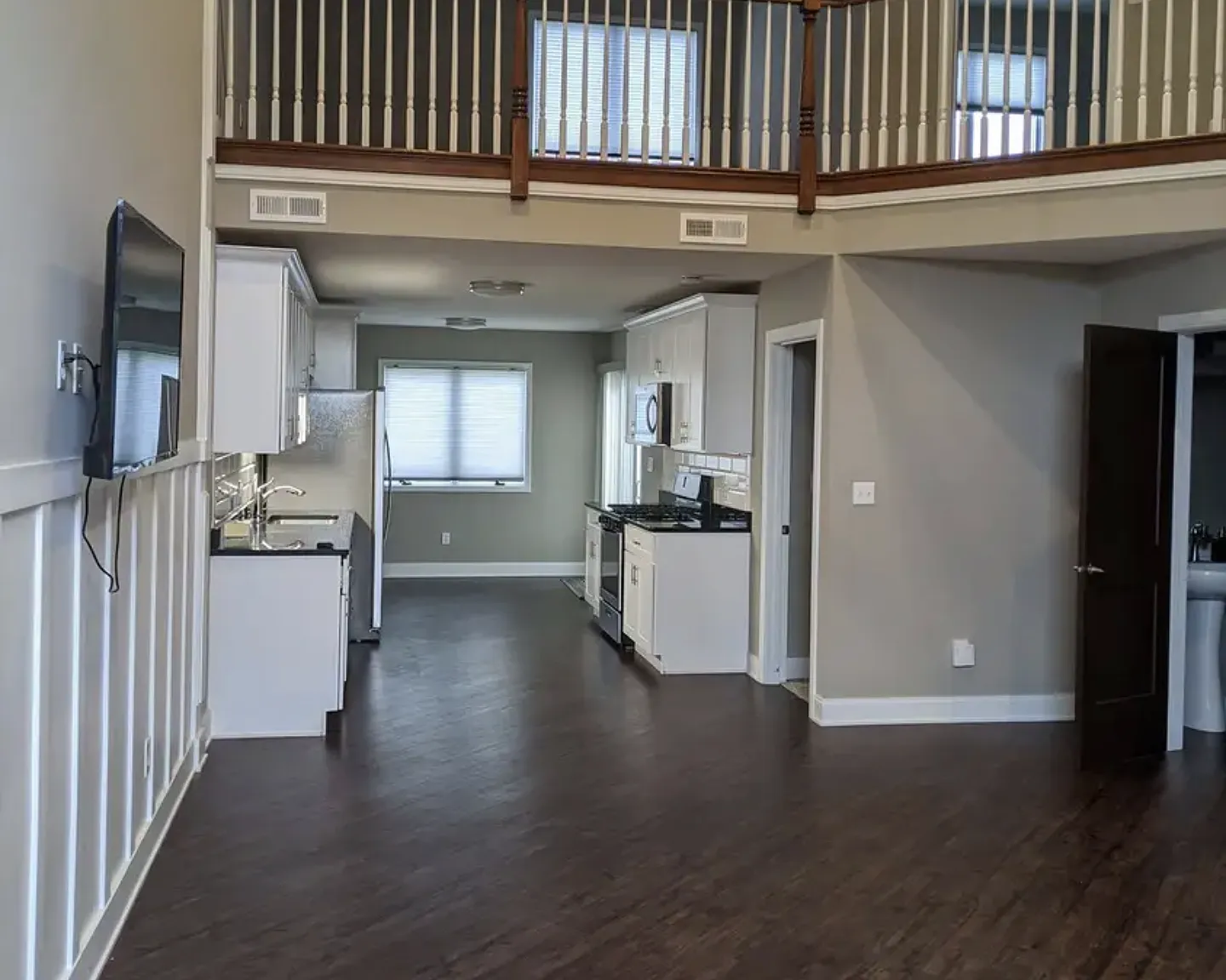 2 bed, 2.5 bath, 1650 sqft, $2,500 — Photo 3