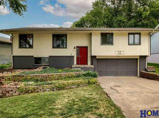 6148 NW 10th St, Lincoln, NE 68521