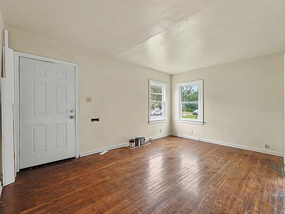 3rd image of 860 Louisiana St