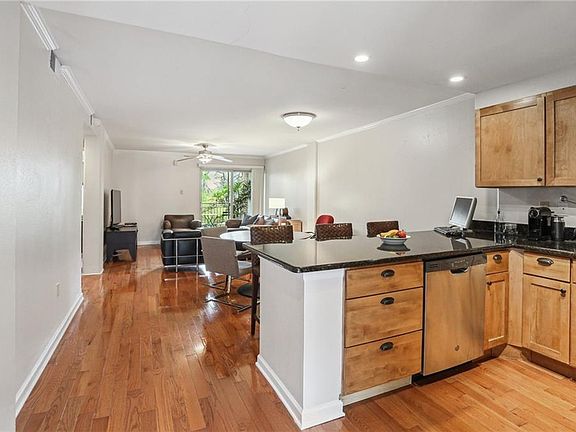 5th image of 3915 Saint Charles Ave APT 404