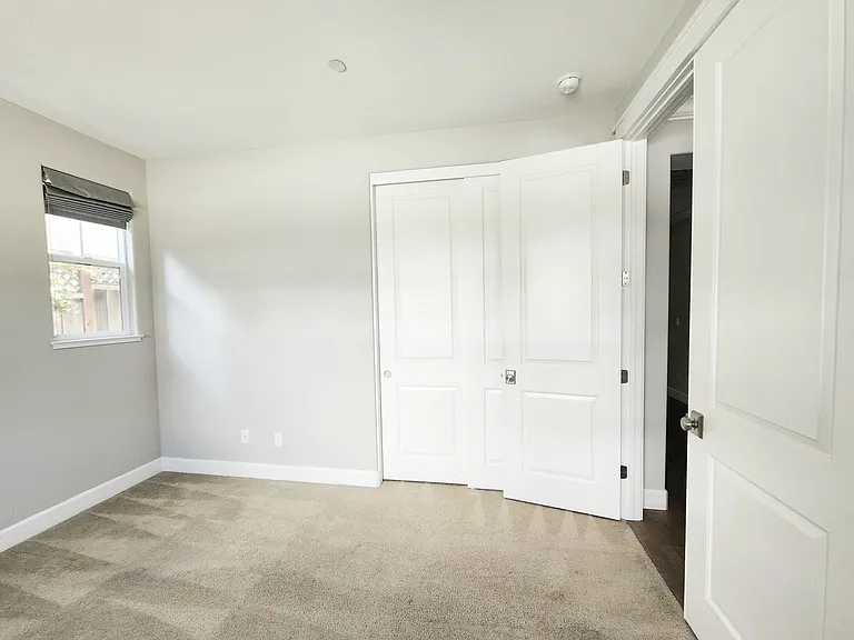 1655 Claremont Dr — Photo 42