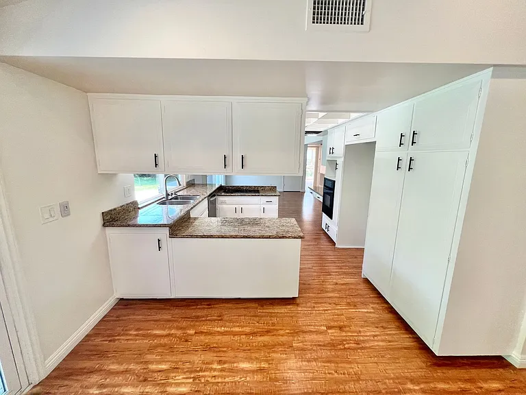11332 Donovan Rd — Photo 5