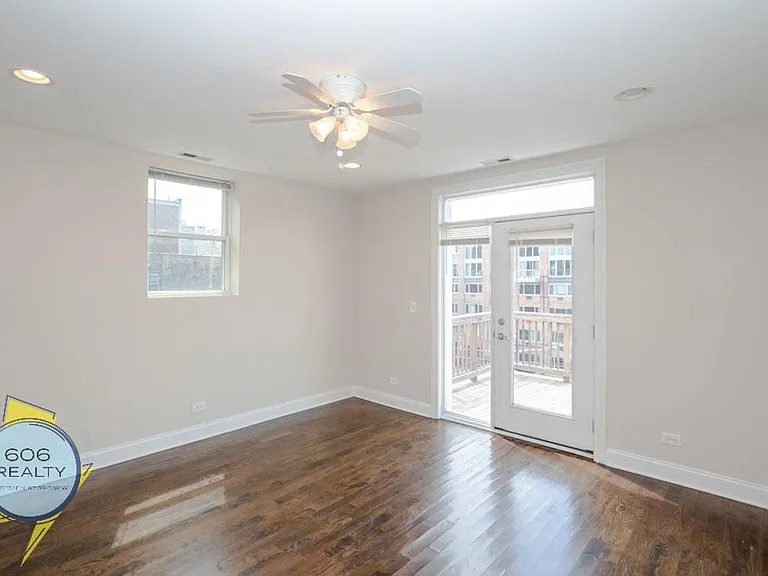 Lincoln Park Renovated Apartments! — Photo 6