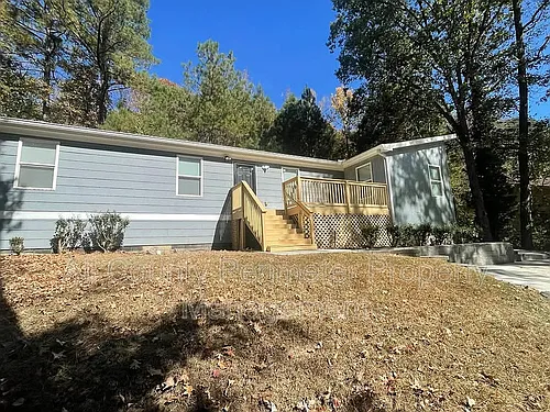 837 Forrest Cir SE Photo 1