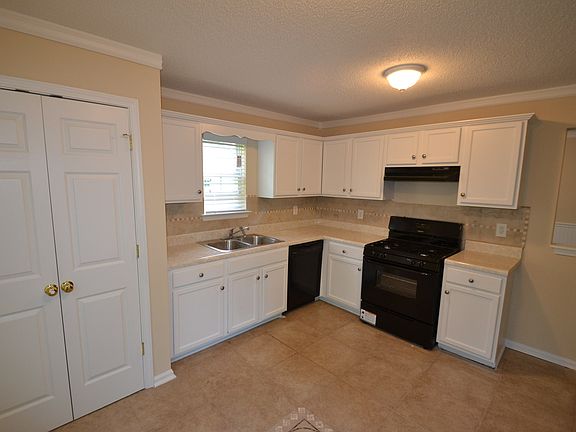 3rd image of 8442 Brook Lake Ln