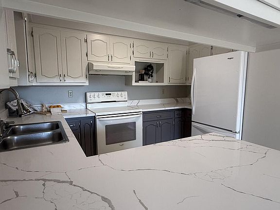 5th image of 975 Manor DRIVE #83