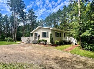 E1621 Park View Way, Waupaca, WI 54981