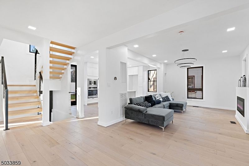 1st image of 110 Willard Ave