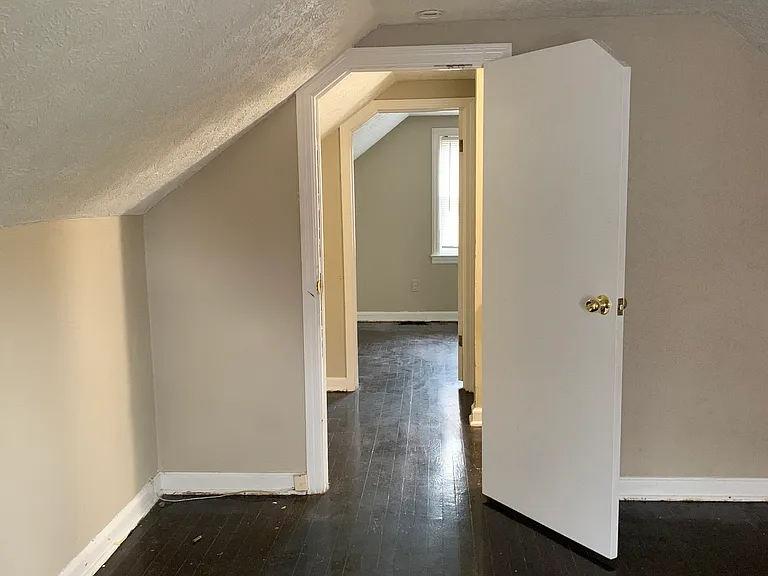 546 Butler Ave — Photo 37