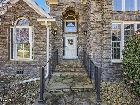 4th image of 113 Lookout Ridge