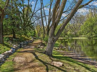 5601 Dewey Hill Rd APT 119, Edina, MN 55439