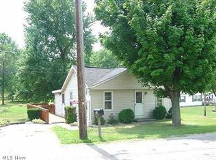 3108 Lawton Ave, Rock Creek, OH 44084