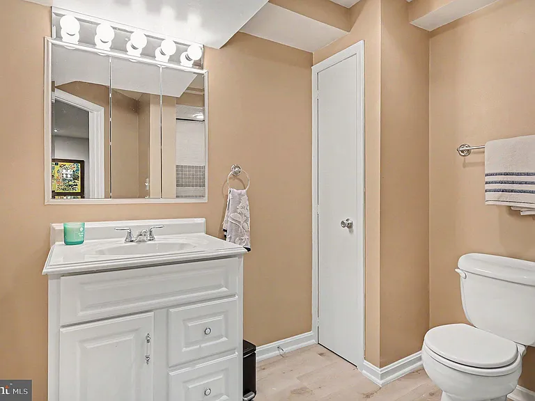 726 Gentle Breeze Ct — Photo 10