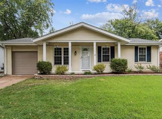 1229 Derbyshire Dr, Ballwin, MO 63021