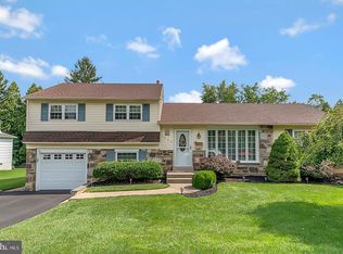 1280 Dahlia Rd, Warminster, PA 18974