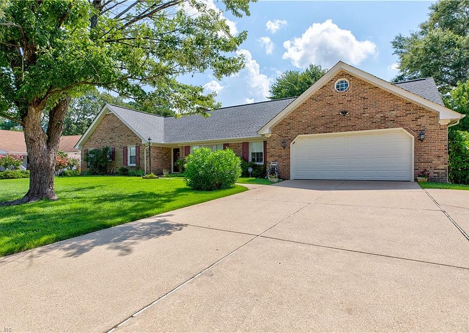 1st image of 832 N Plantation Dr