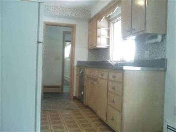 3rd image of 7106 Oak Ln