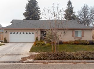 2113 S Columbus Court, Visalia, CA 93277