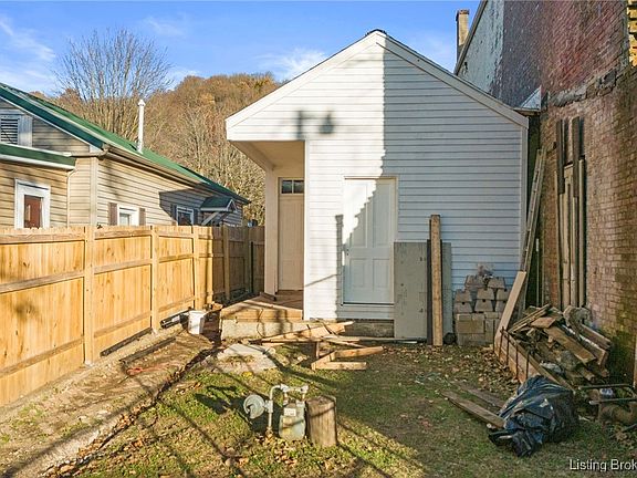 5th image of 707 Walnut Street