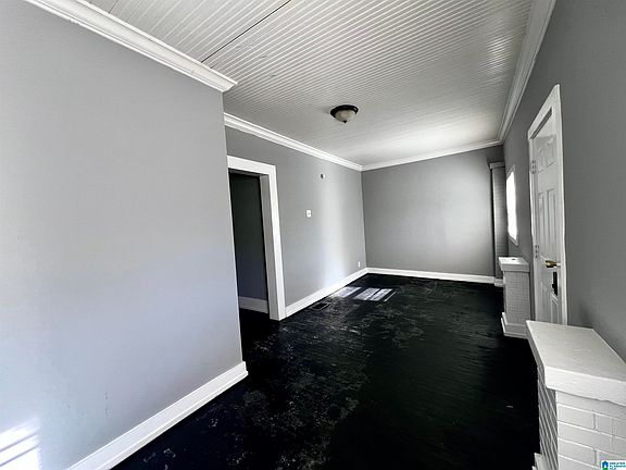 2nd image of 419 19th St S