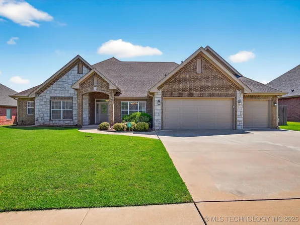 1218 Manor Dr, Bartlesville, OK 74006