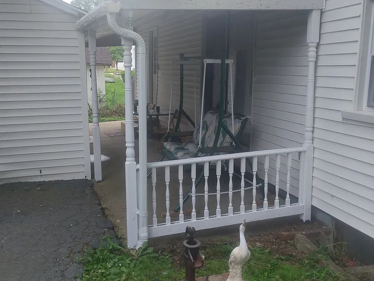 472 Washington Ave — Photo 1