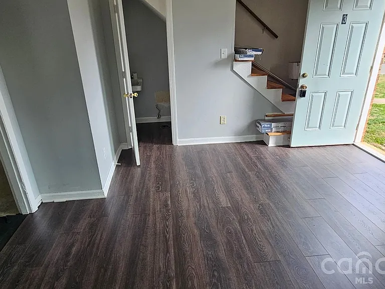 2667 Dr Carver Rd — Photo 2