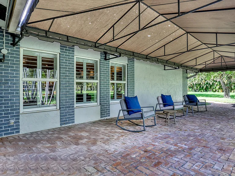 10780 Anderson Ln — Photo 11