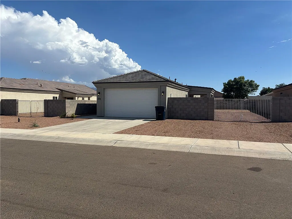 3 bed, 2.0 bath, 1193 sqft, $1,650 — Photo 4