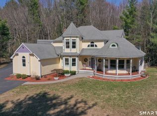 35 Hanson Rd, Collinsville, CT 06019