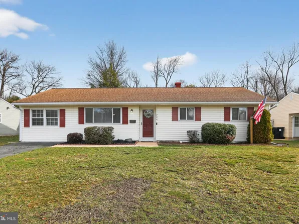 704 Birchwood Dr, Newark, DE 19713