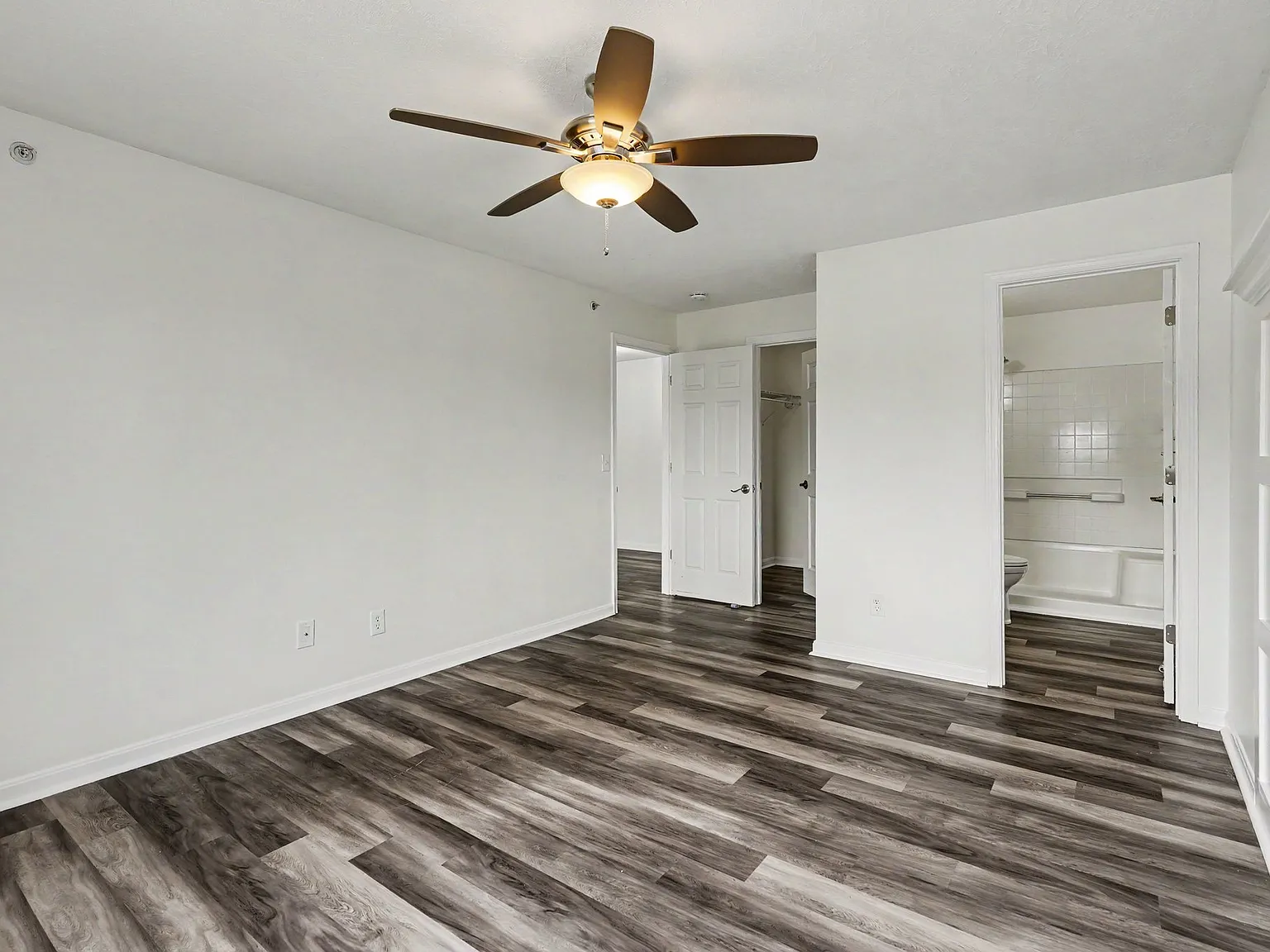 2 bed, 980 sqft, $1,500 — Photo 4