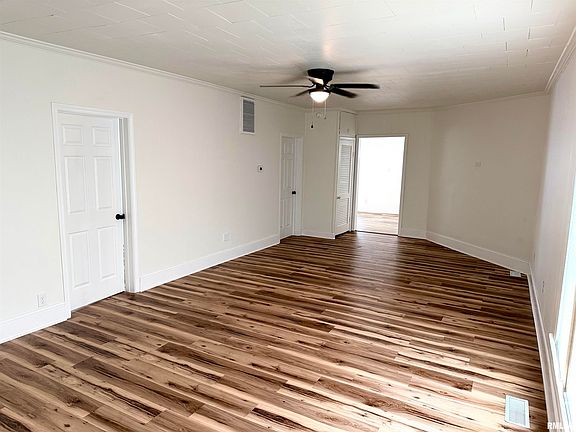 3rd image of 1506 E Main St