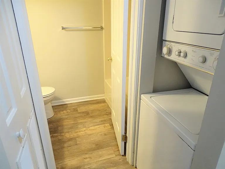 128 Hilldale Dr #K — Photo 12