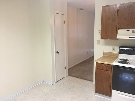 2nd image of 2914 S Greenwood Dr #61