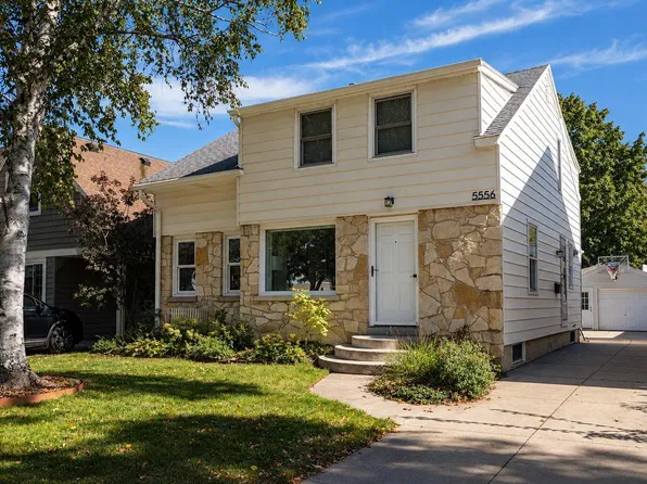 5556 N Lydell AVENUE, Whitefish Bay, WI 53217