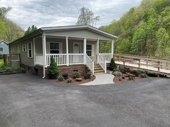 1288 Chapman Rd, Oakwood, VA 24631