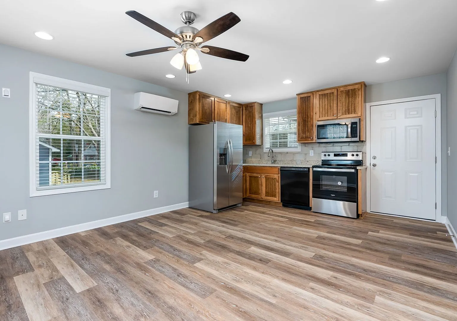 Charming Cottage in Auburn! — Photo 4