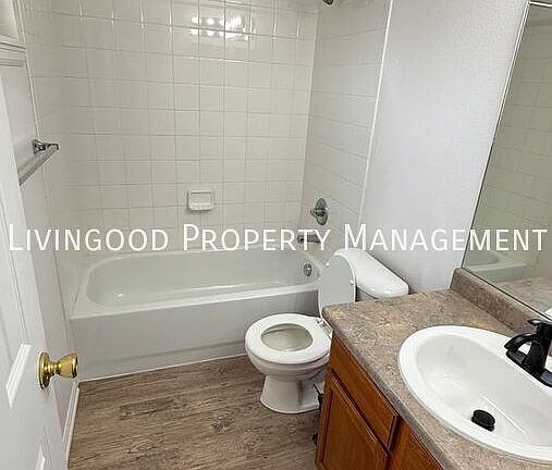 4th image of 323 E Missouri Ave