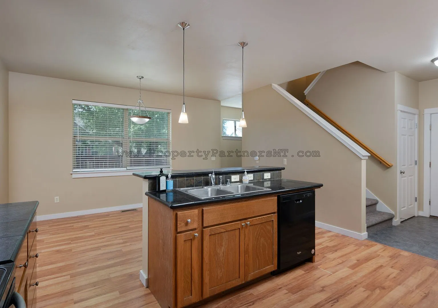 *First month rent free 2026!* Brand New Remodel 4 Bed 2.5 Bath Upgraded Townhome — Photo 4