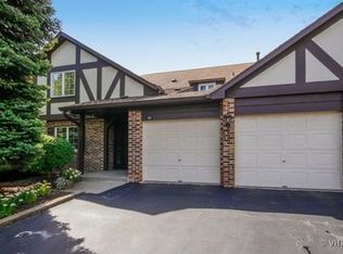 145 Windsor Ln UNIT B, Willowbrook, IL 60527