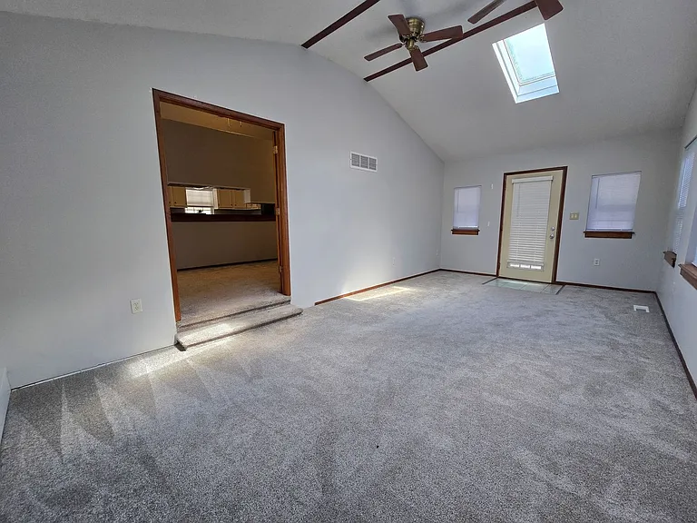 16 Wilshire Wood Dr — Photo 10