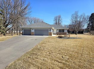 1760 Cottonwood Cir, Saint Cloud, MN 56303