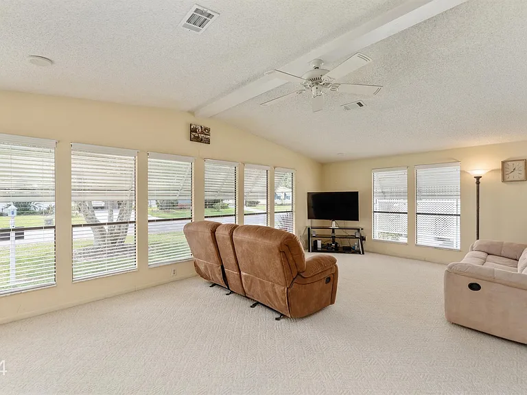 717 Tangerine Dr — Photo 5