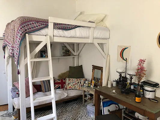 Rented by Compass | media 21