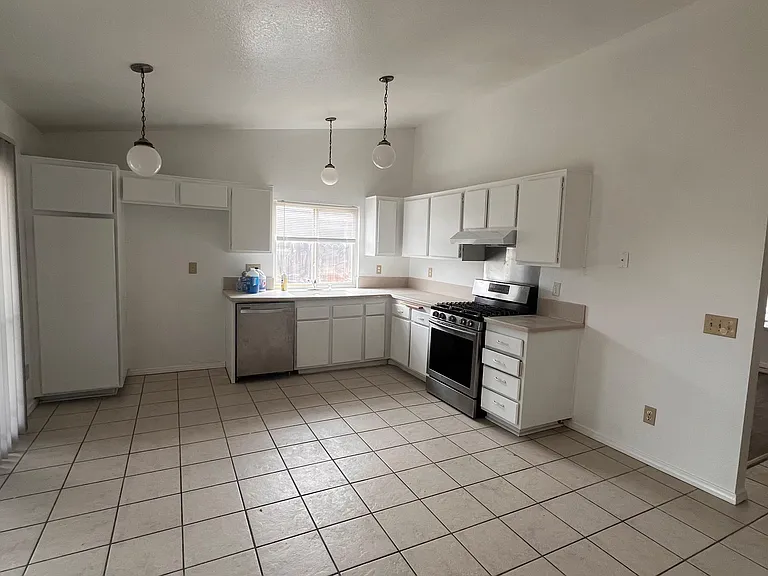 13448 Silver Ln — Photo 9
