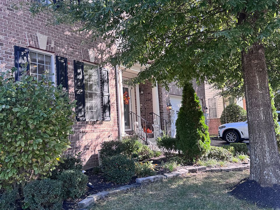 1st image of 9211 Treasure Oak Ct